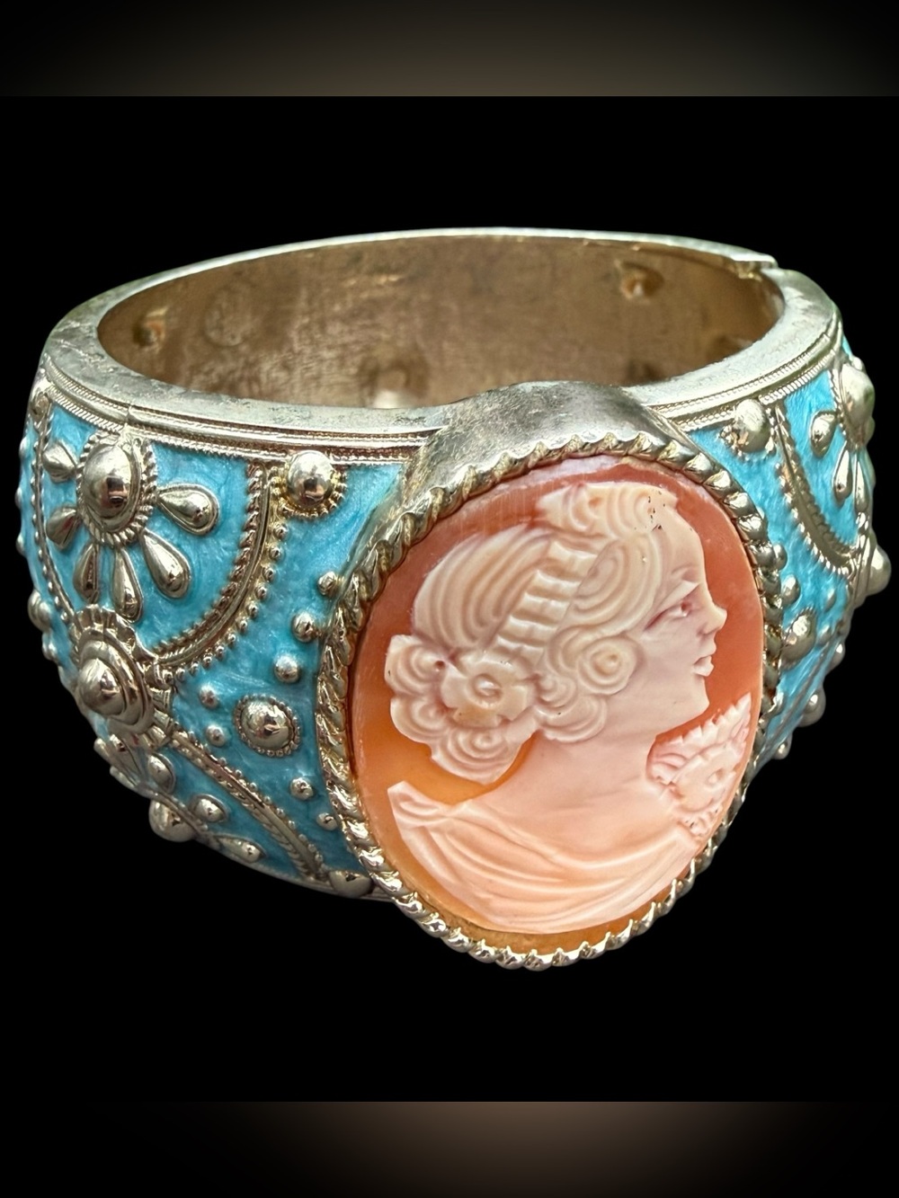 Amedeo Cameo Bold Cuff Clamp Bracelet Bangle Hinged Gold Tone Turquoise Enamel